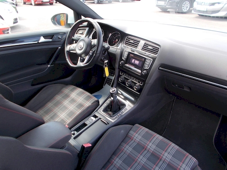 VOLKSWAGEN GOLF VII 2.0 TSI 220 CV GTI 3 PORTES BV6